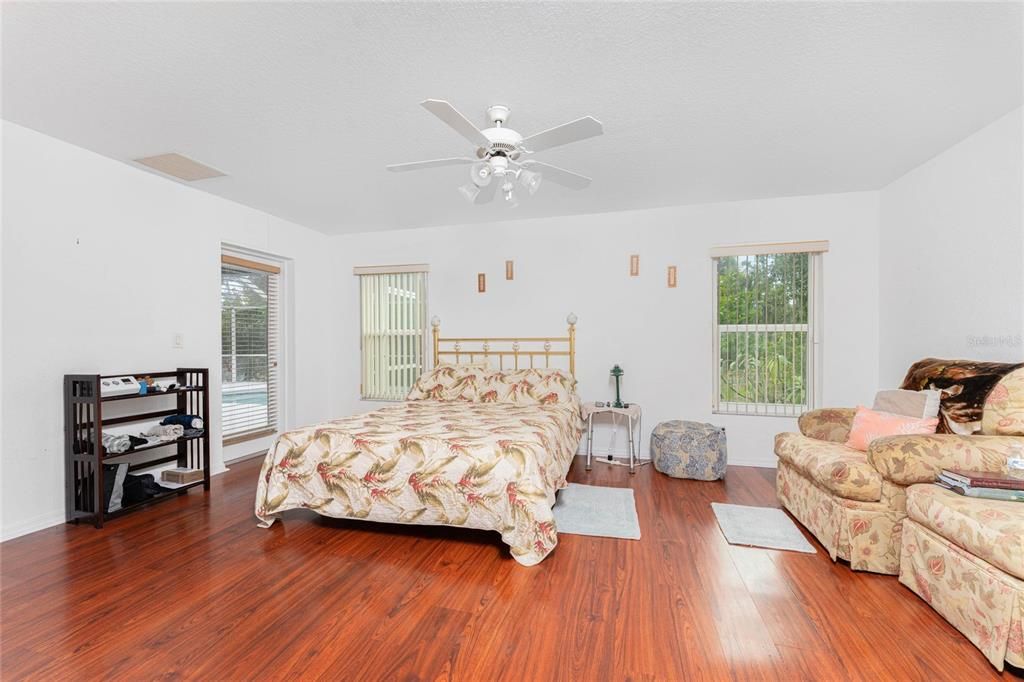 For Sale: $400,000 (4 beds, 2 baths, 2192 Square Feet)