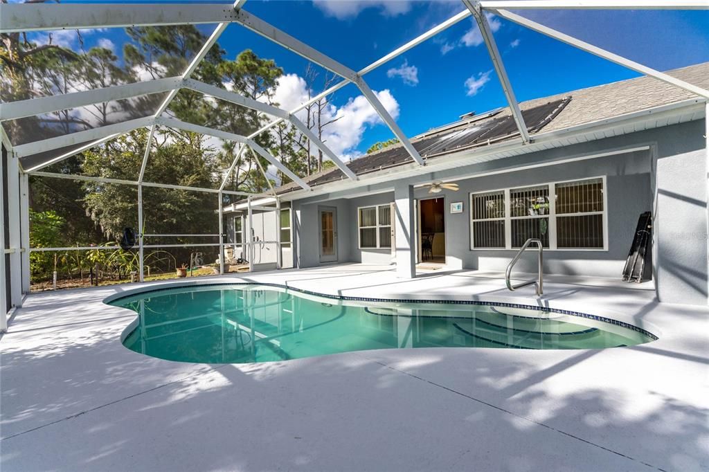 For Sale: $400,000 (4 beds, 2 baths, 2192 Square Feet)