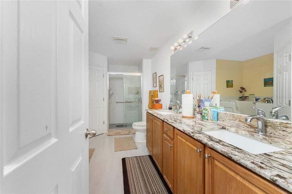 For Sale: $400,000 (4 beds, 2 baths, 2192 Square Feet)