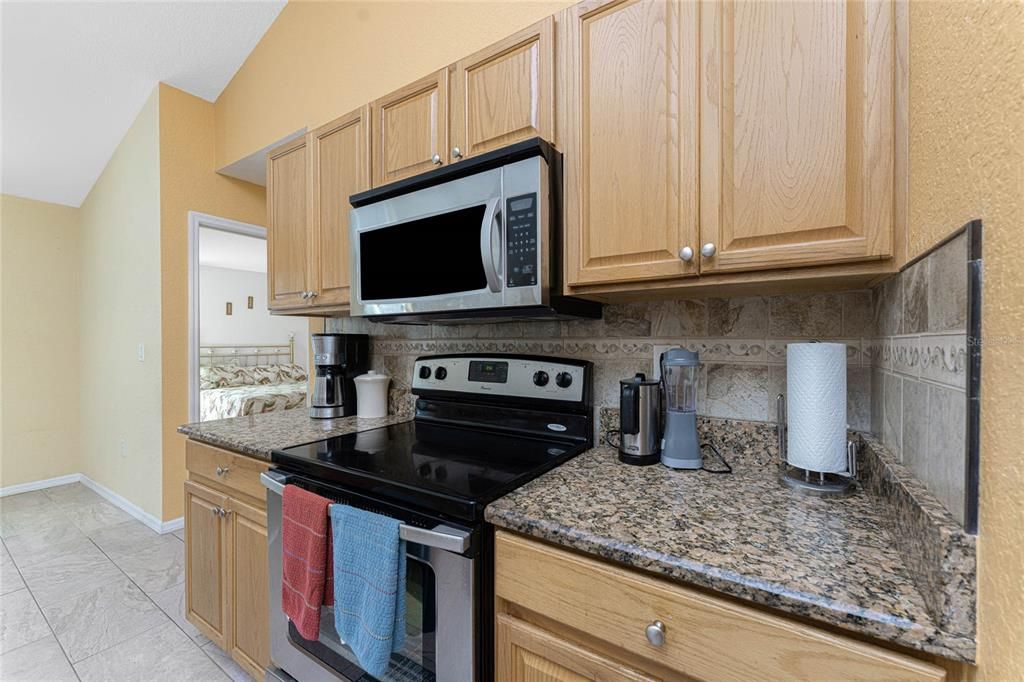 For Sale: $400,000 (4 beds, 2 baths, 2192 Square Feet)