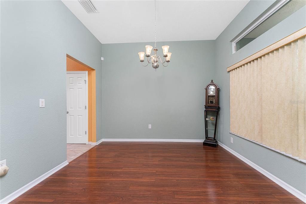 For Sale: $400,000 (4 beds, 2 baths, 2192 Square Feet)