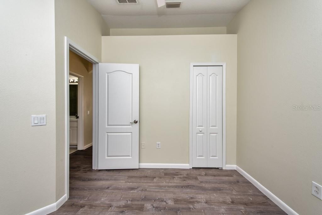 Под контрактом: $275,000 (3 спален, 2 ванн, 1360 Квадратных фут)