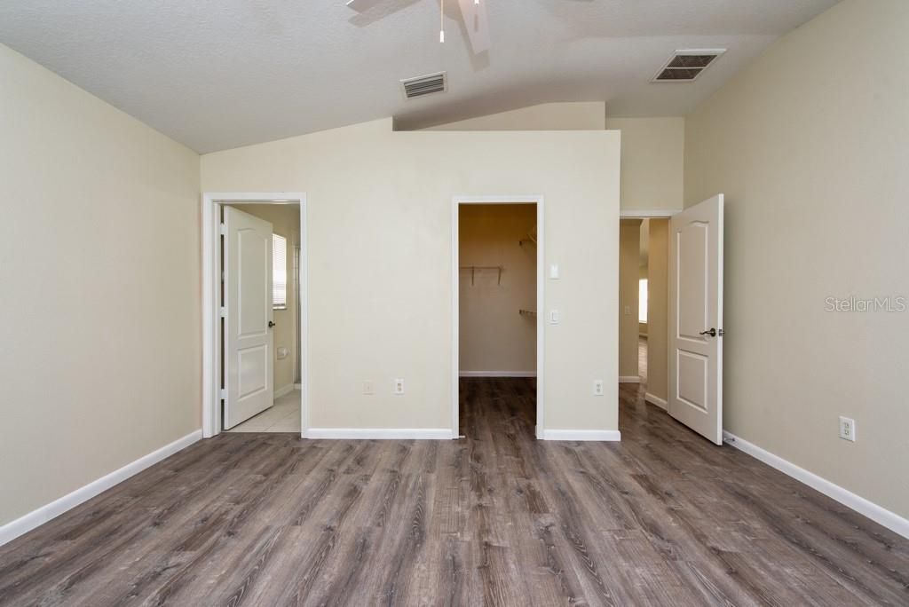 Под контрактом: $275,000 (3 спален, 2 ванн, 1360 Квадратных фут)