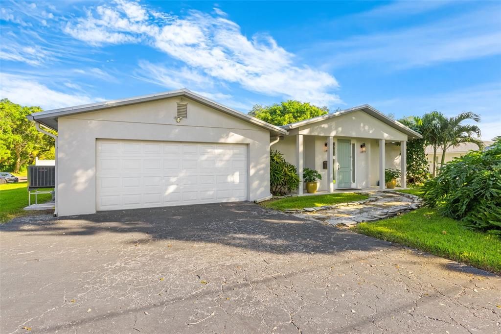 В аренду: $4,900 (2 спален, 2 ванн, 1915 Квадратных фут)