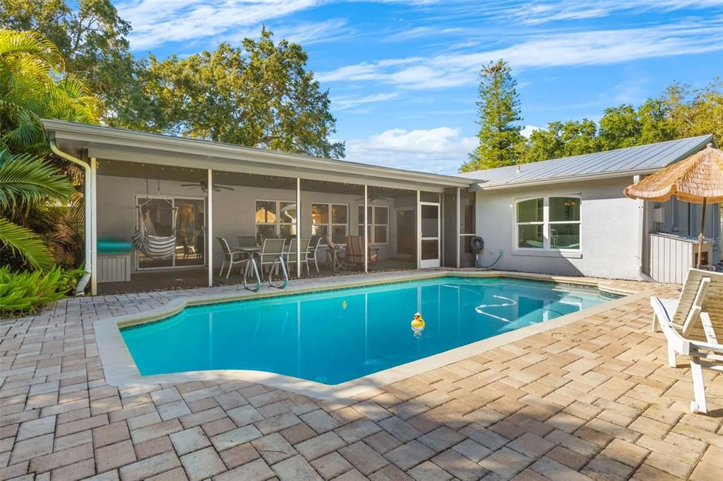 В аренду: $4,900 (2 спален, 2 ванн, 1915 Квадратных фут)