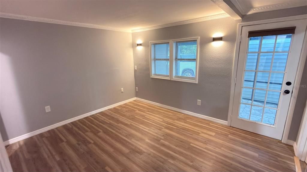 En Venta: $260,000 (3 camas, 2 baños, 1200 Pies cuadrados)