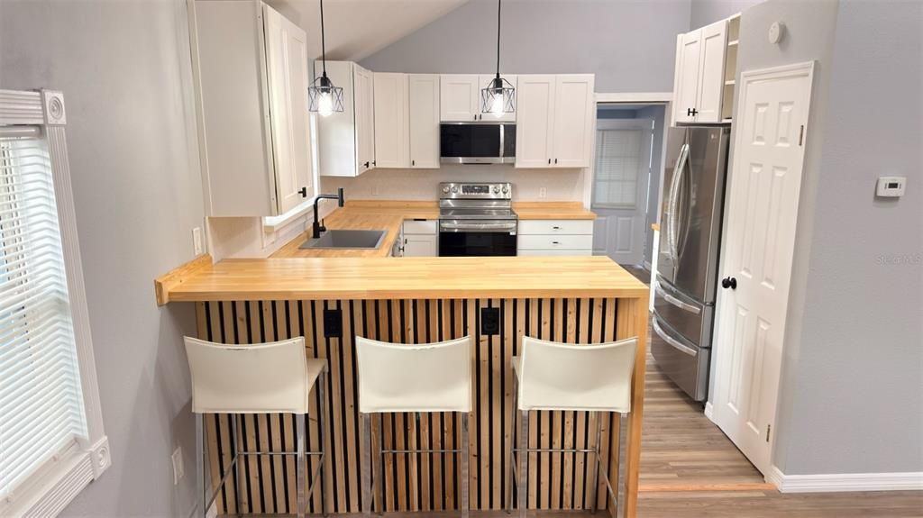 En Venta: $260,000 (3 camas, 2 baños, 1200 Pies cuadrados)