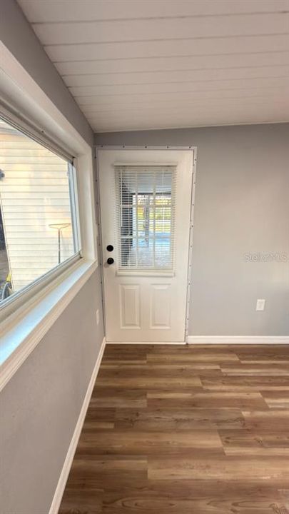 En Venta: $260,000 (3 camas, 2 baños, 1200 Pies cuadrados)