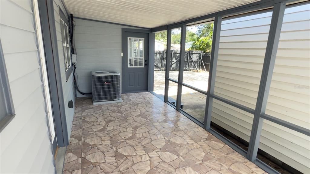 En Venta: $260,000 (3 camas, 2 baños, 1200 Pies cuadrados)