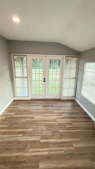 En Venta: $260,000 (3 camas, 2 baños, 1200 Pies cuadrados)