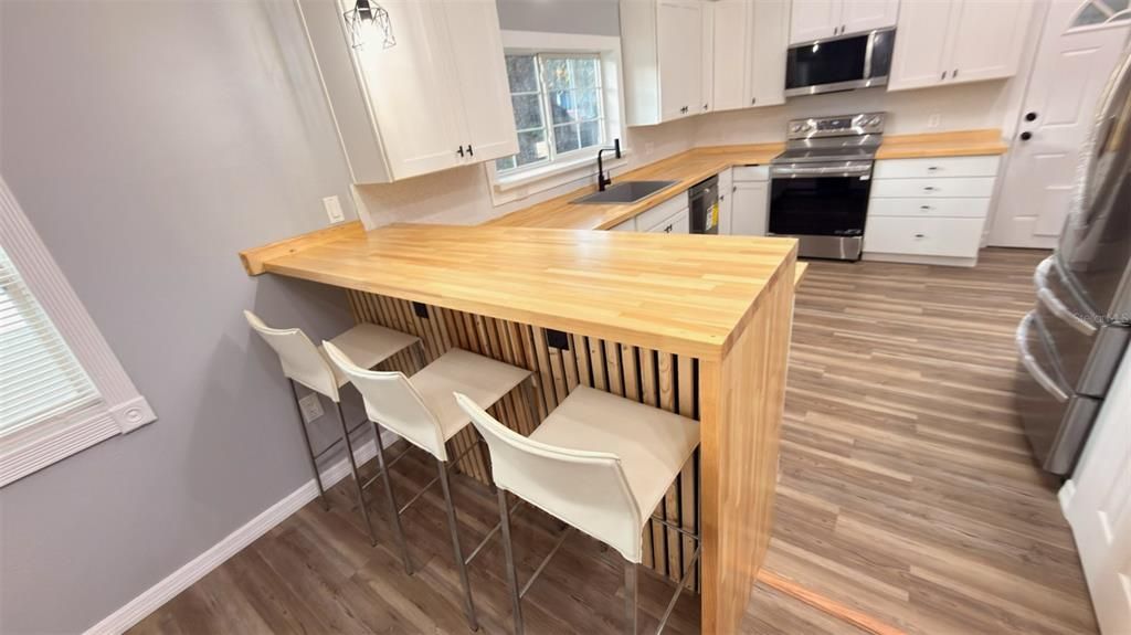 En Venta: $260,000 (3 camas, 2 baños, 1200 Pies cuadrados)