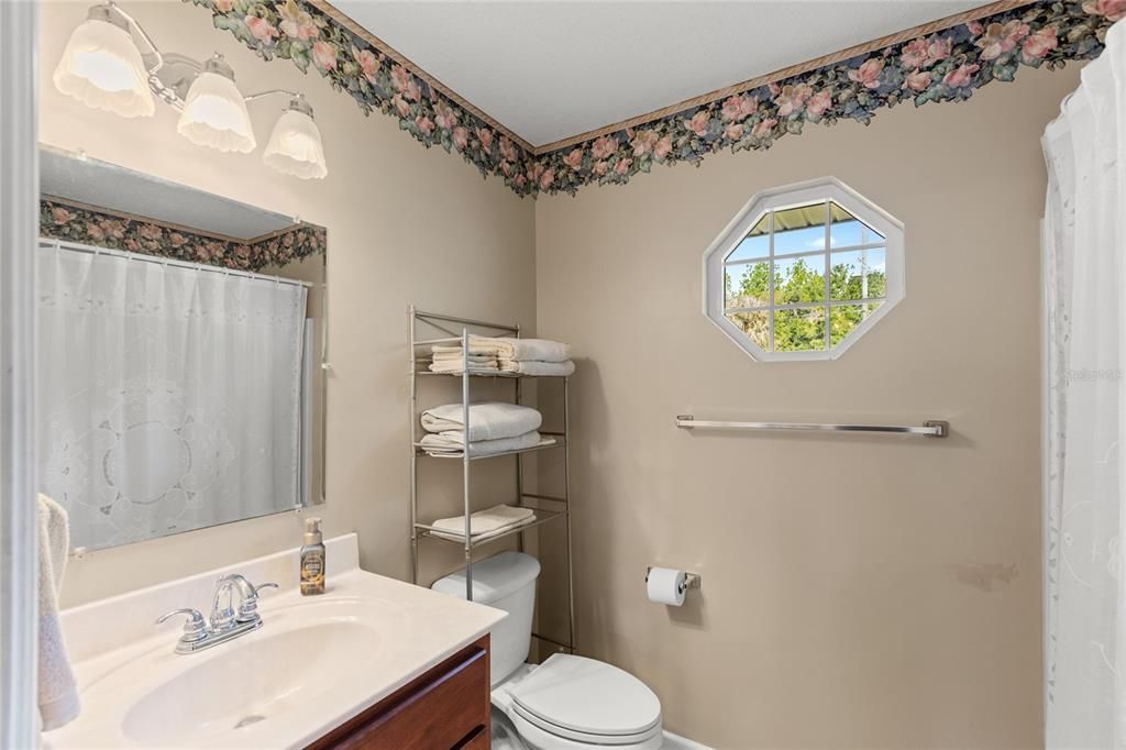 На продажу: $350,000 (2 спален, 2 ванн, 1633 Квадратных фут)