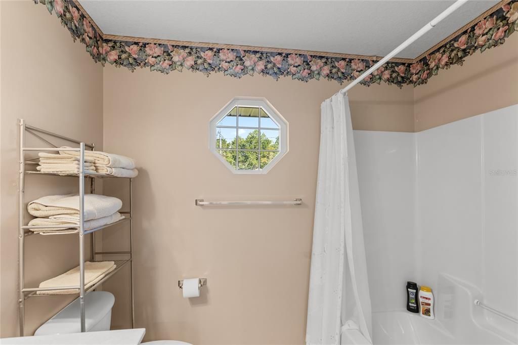 На продажу: $350,000 (2 спален, 2 ванн, 1633 Квадратных фут)