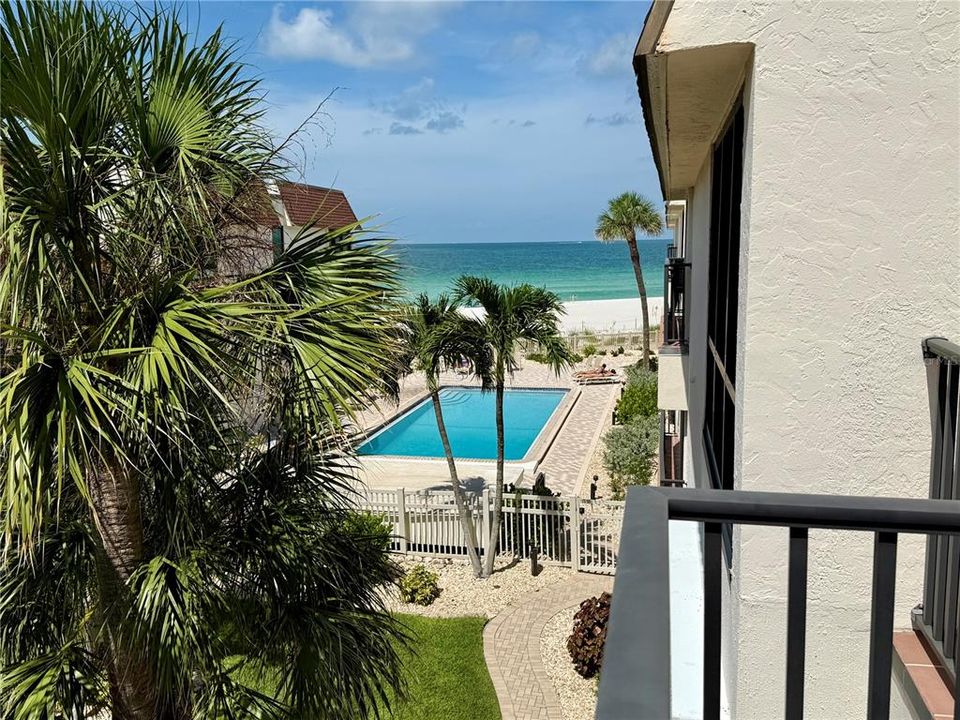 For Sale: $925,000 (2 beds, 2 baths, 1064 Square Feet)