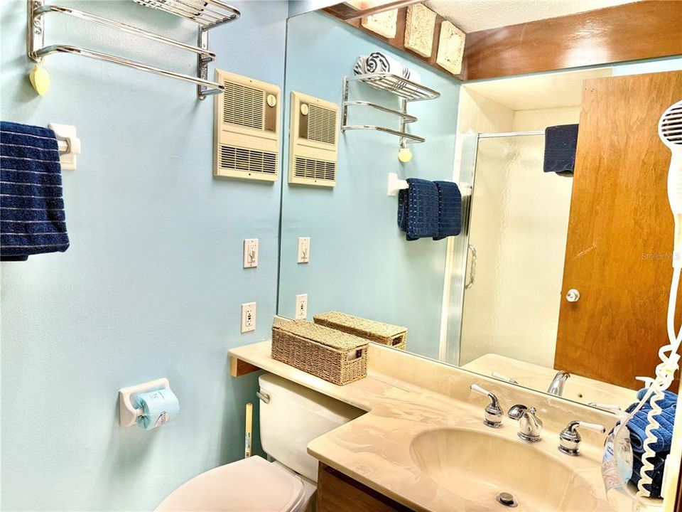 For Sale: $925,000 (2 beds, 2 baths, 1064 Square Feet)