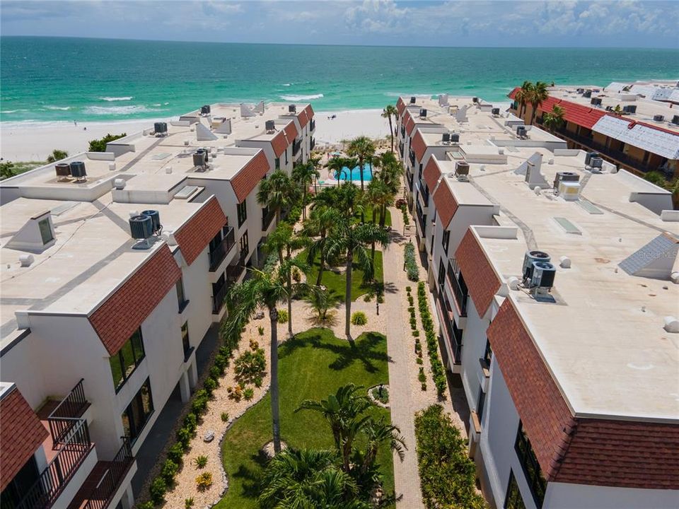 For Sale: $925,000 (2 beds, 2 baths, 1064 Square Feet)