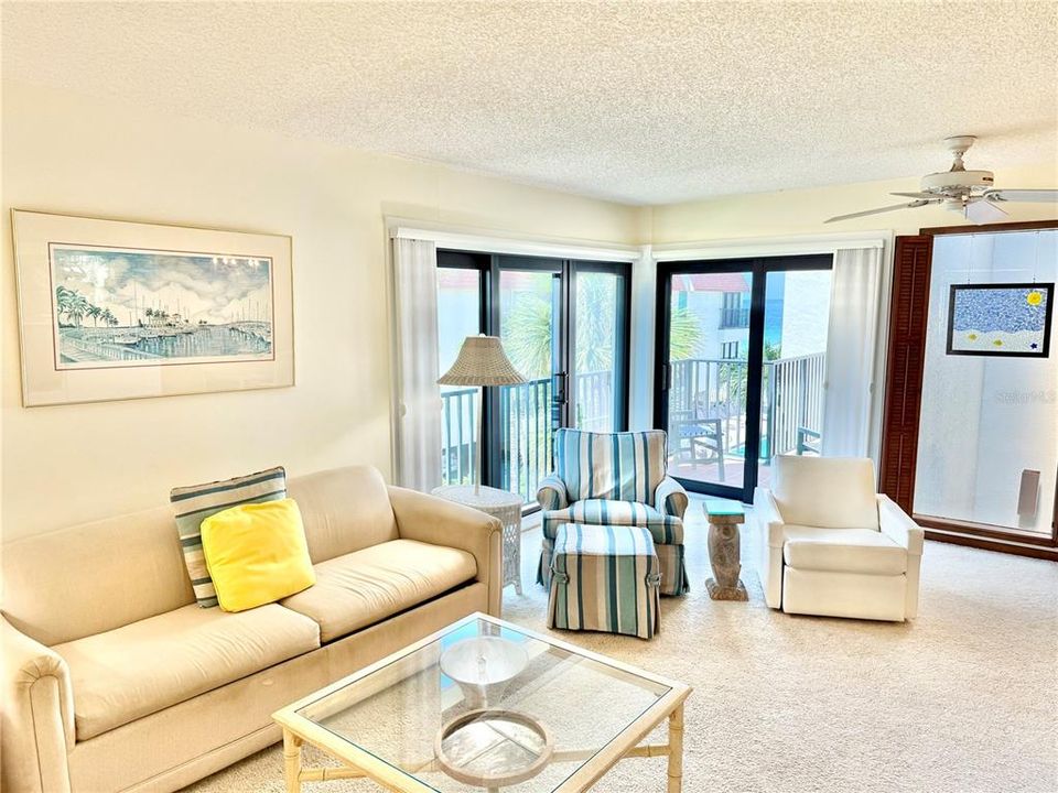 For Sale: $925,000 (2 beds, 2 baths, 1064 Square Feet)