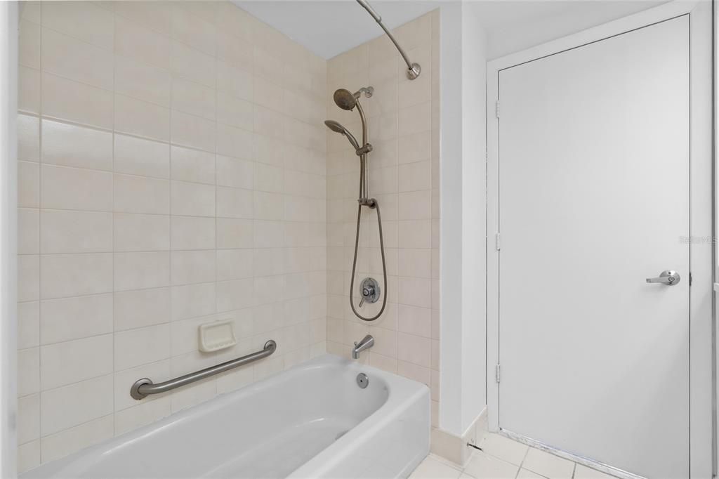 For Sale: $1,524,900 (3 beds, 2 baths, 1942 Square Feet)