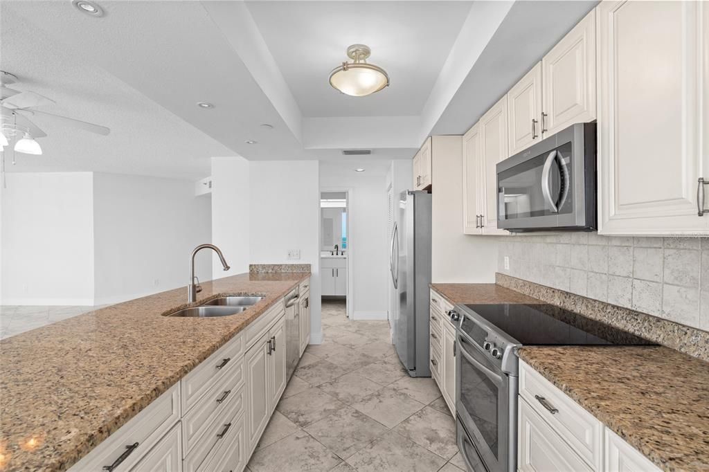 For Sale: $1,524,900 (3 beds, 2 baths, 1942 Square Feet)