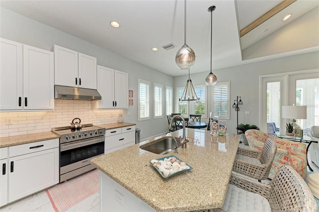 Activo con contrato: $995,300 (3 camas, 2 baños, 2072 Pies cuadrados)