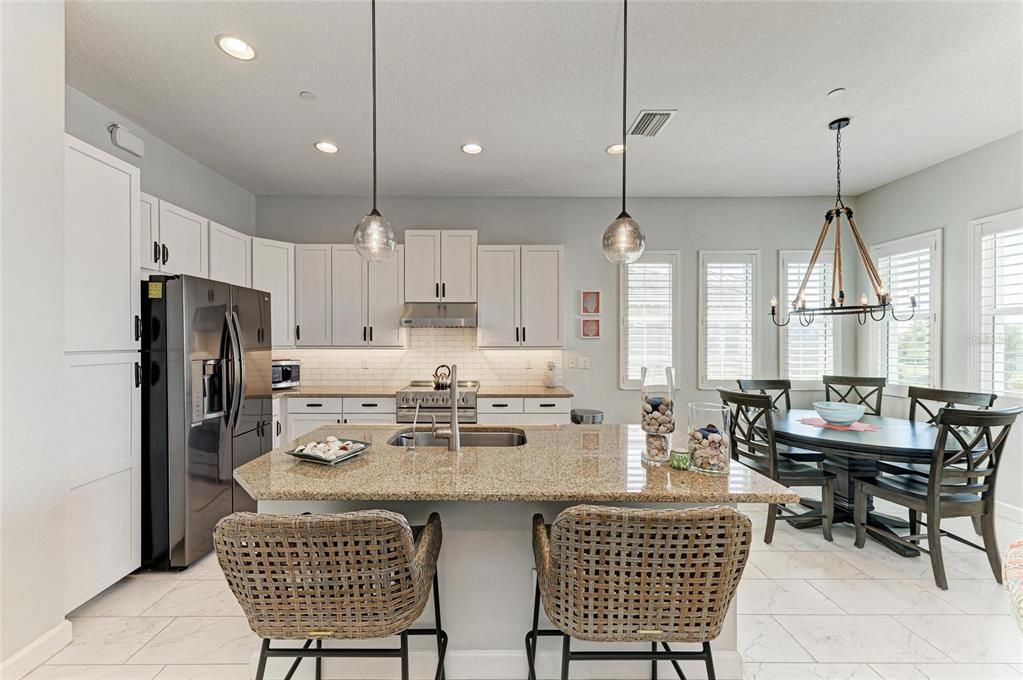 Activo con contrato: $995,300 (3 camas, 2 baños, 2072 Pies cuadrados)