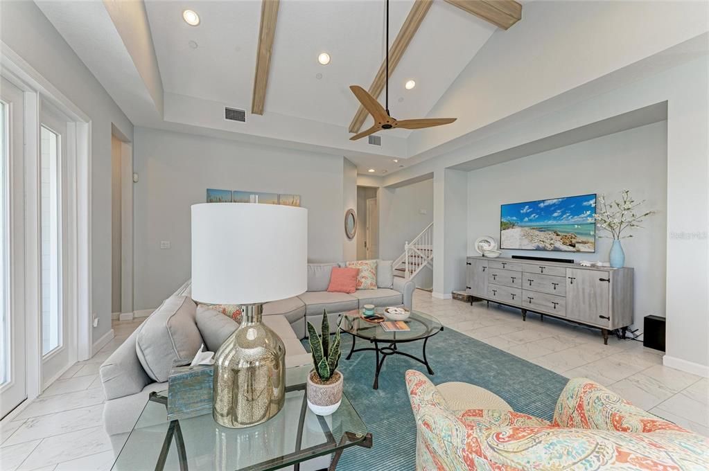 Activo con contrato: $995,300 (3 camas, 2 baños, 2072 Pies cuadrados)