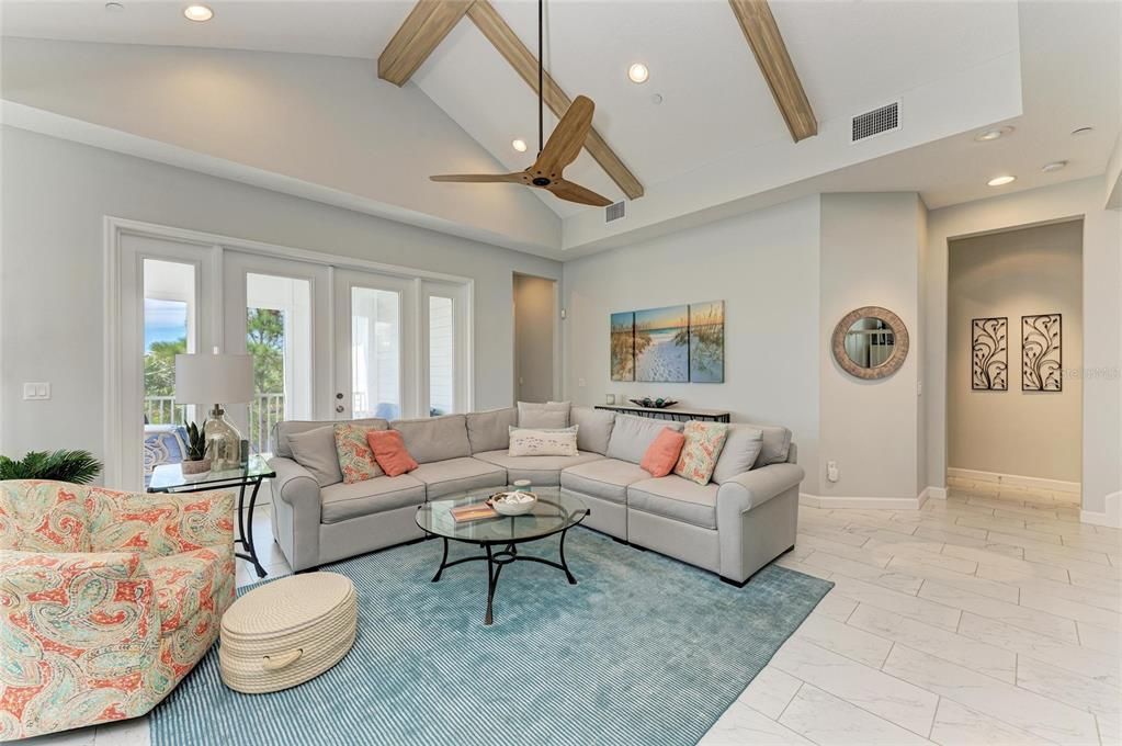 Activo con contrato: $995,300 (3 camas, 2 baños, 2072 Pies cuadrados)