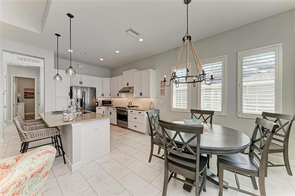 Activo con contrato: $995,300 (3 camas, 2 baños, 2072 Pies cuadrados)