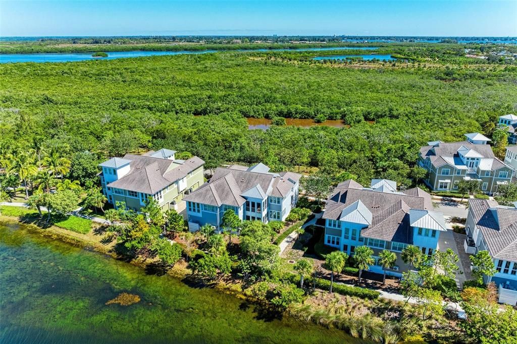 Activo con contrato: $995,300 (3 camas, 2 baños, 2072 Pies cuadrados)