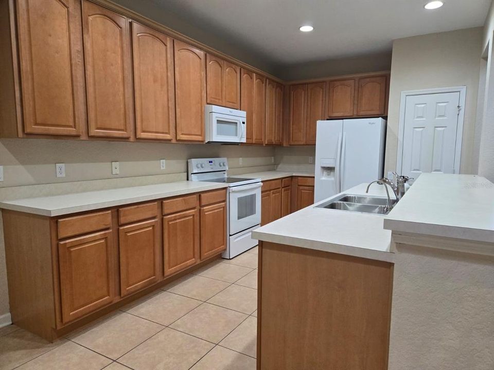 For Rent: $2,700 (4 beds, 2 baths, 2249 Square Feet)