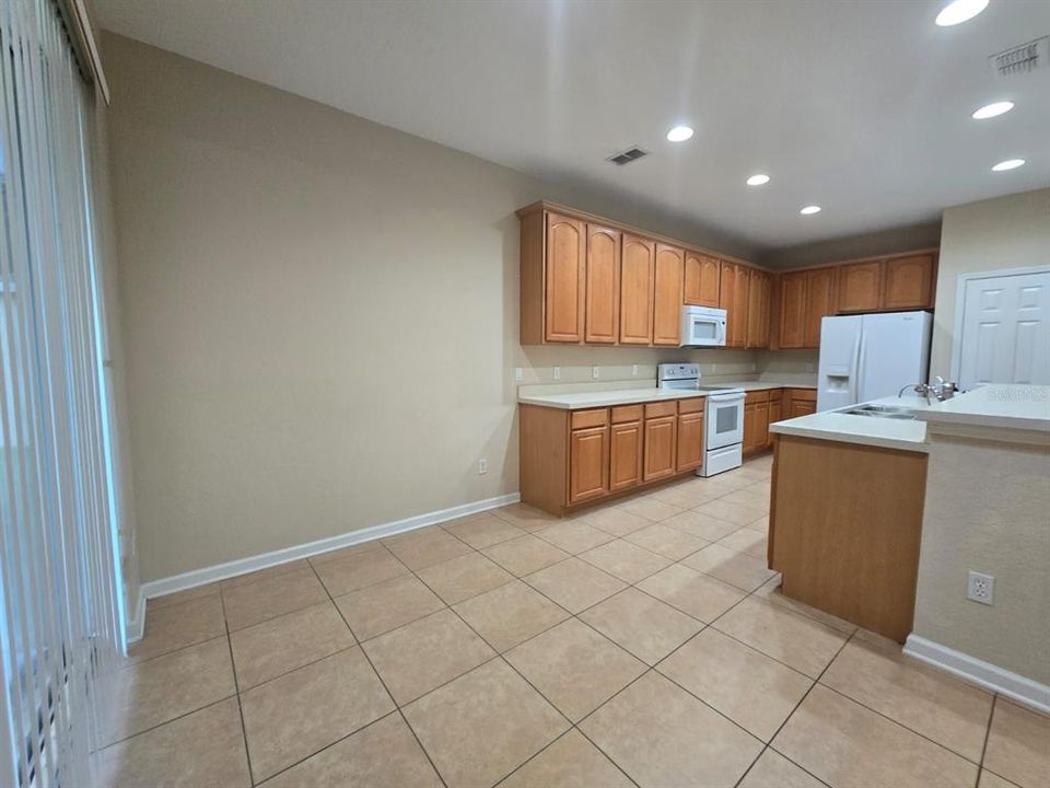 For Rent: $2,700 (4 beds, 2 baths, 2249 Square Feet)