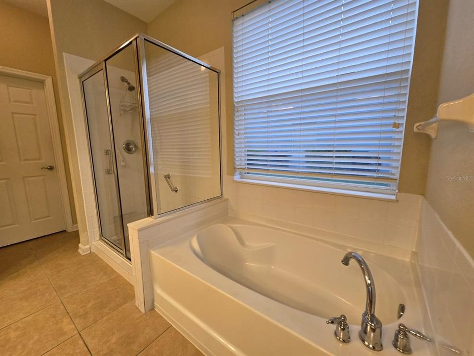 For Rent: $2,700 (4 beds, 2 baths, 2249 Square Feet)