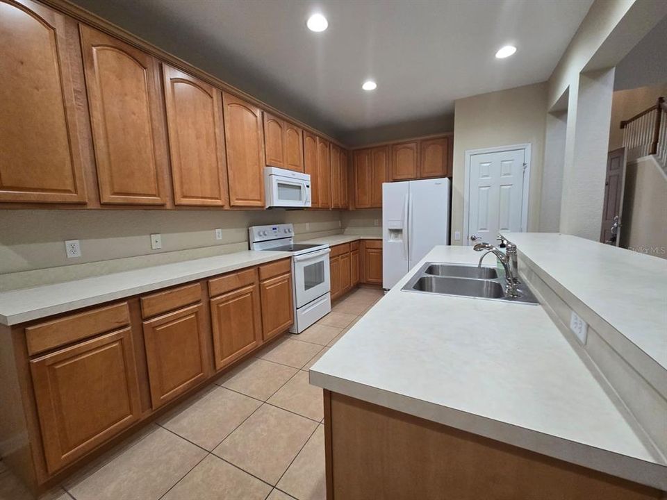 For Rent: $2,700 (4 beds, 2 baths, 2249 Square Feet)