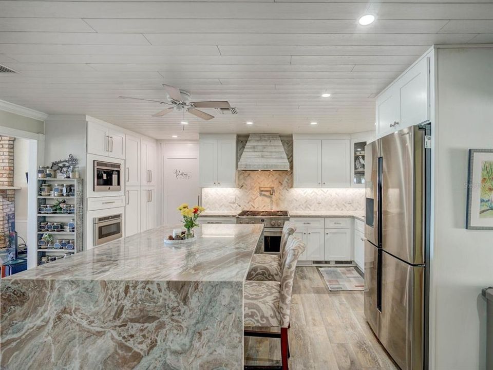 En Venta: $1,345,000 (3 camas, 3 baños, 1900 Pies cuadrados)