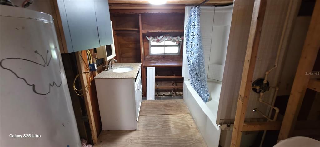 待售: $50,000 (2 贝兹, 1 浴室, 644 平方英尺)