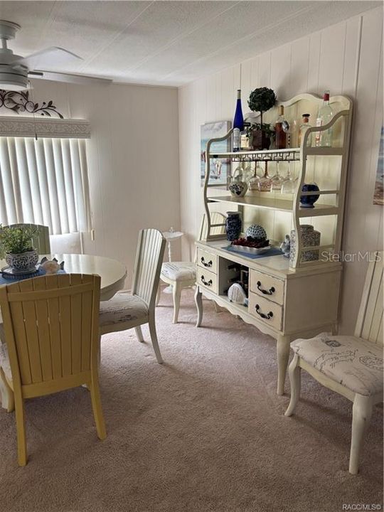 合同活跃: $129,900 (3 贝兹, 2 浴室, 1440 平方英尺)