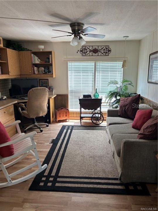 合同活跃: $129,900 (3 贝兹, 2 浴室, 1440 平方英尺)