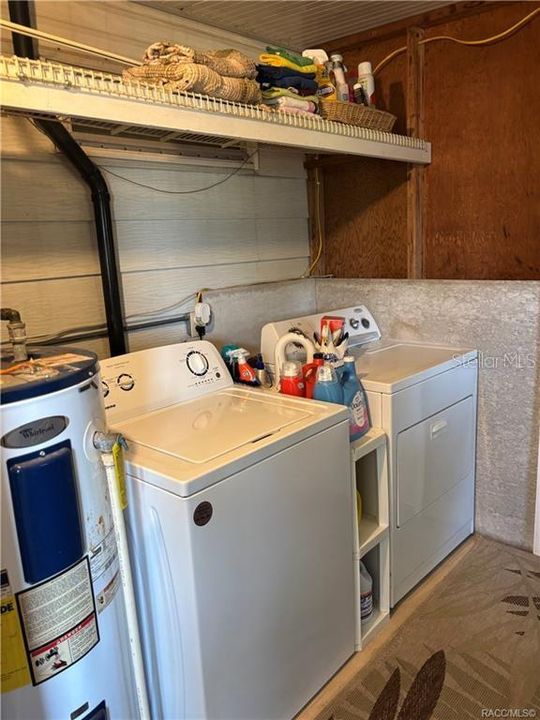 合同活跃: $129,900 (3 贝兹, 2 浴室, 1440 平方英尺)