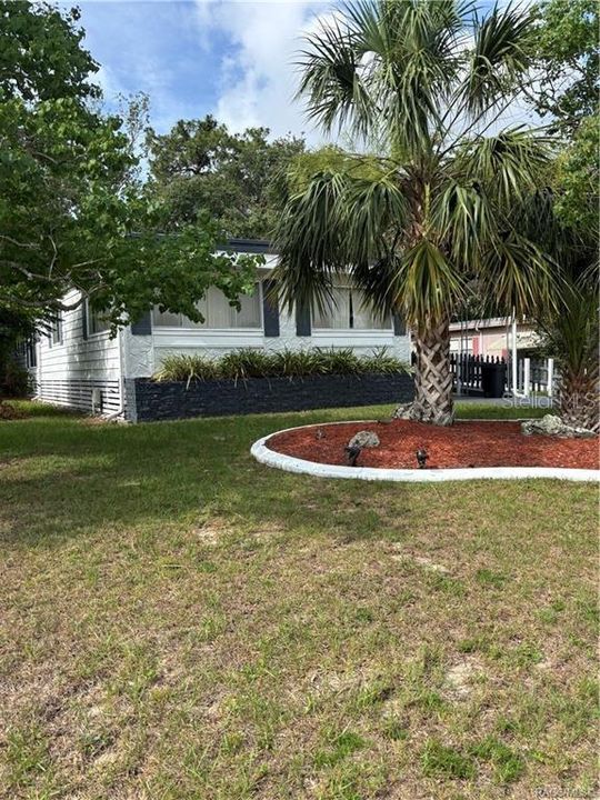 合同活跃: $129,900 (3 贝兹, 2 浴室, 1440 平方英尺)