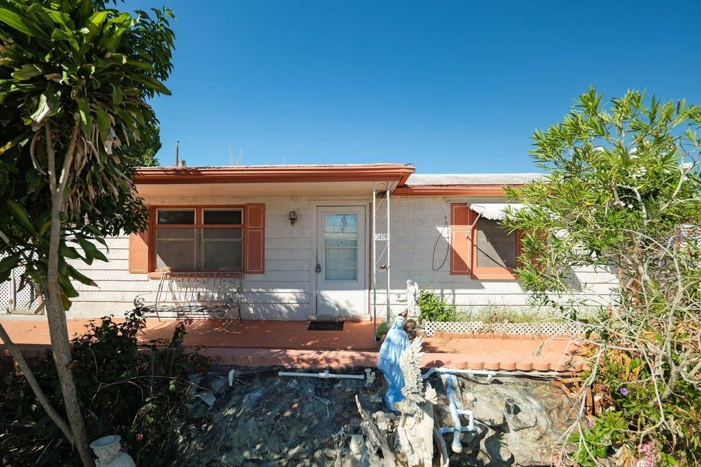 For Sale: $190,000 (2 beds, 1 baths, 908 Square Feet)