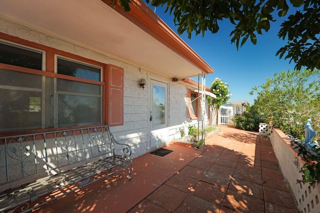 For Sale: $190,000 (2 beds, 1 baths, 908 Square Feet)