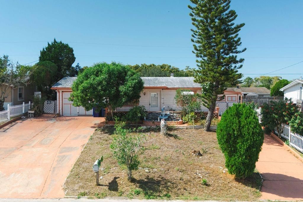 For Sale: $190,000 (2 beds, 1 baths, 908 Square Feet)