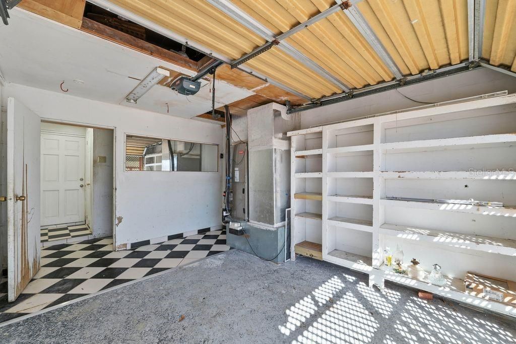 For Sale: $190,000 (2 beds, 1 baths, 908 Square Feet)