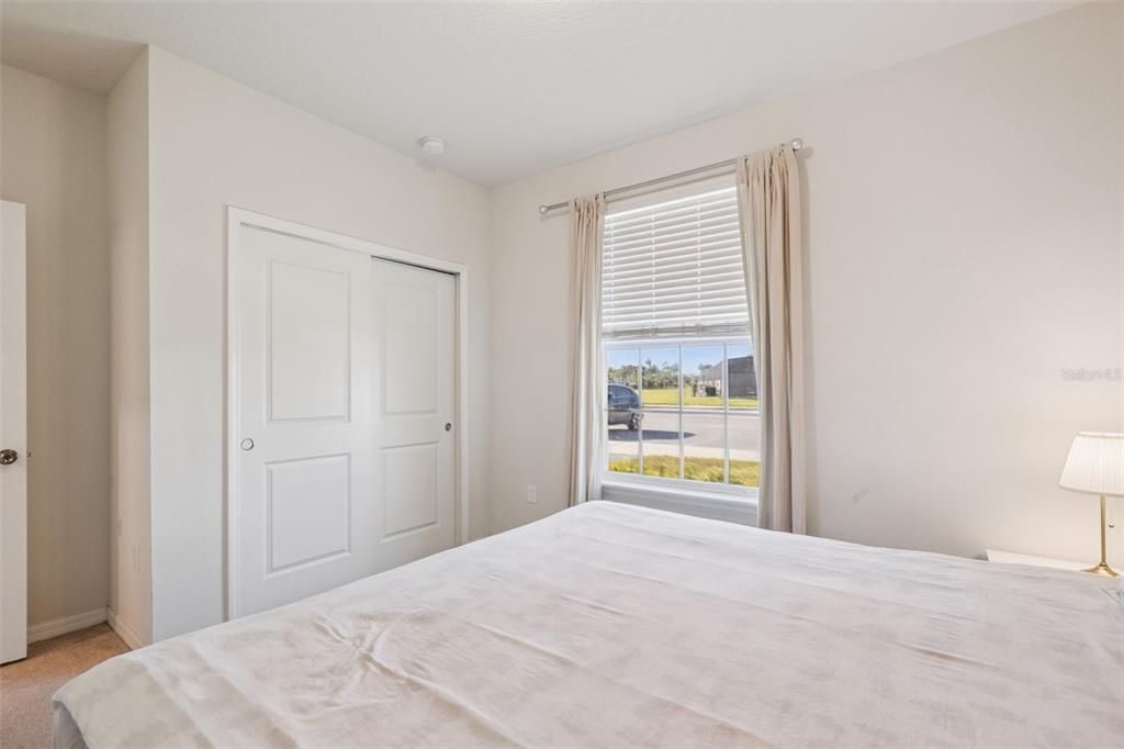 For Sale: $449,900 (5 beds, 4 baths, 2355 Square Feet)