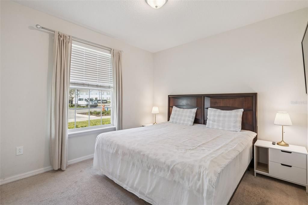 For Sale: $449,900 (5 beds, 4 baths, 2355 Square Feet)