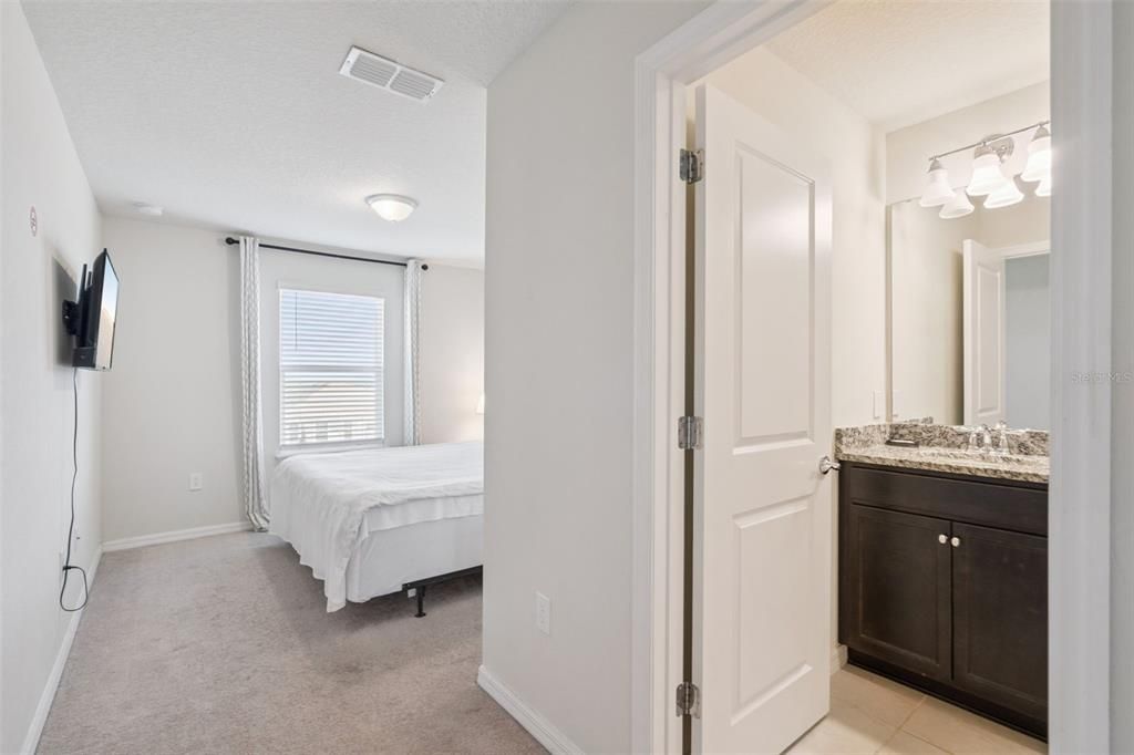 For Sale: $449,900 (5 beds, 4 baths, 2355 Square Feet)