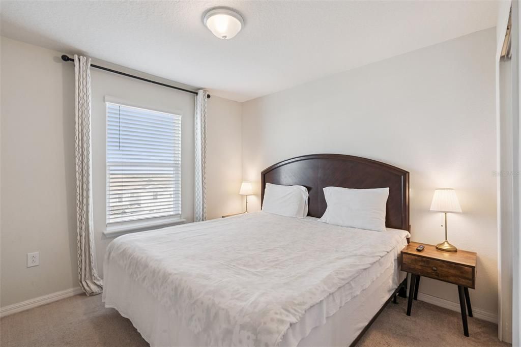 For Sale: $449,900 (5 beds, 4 baths, 2355 Square Feet)