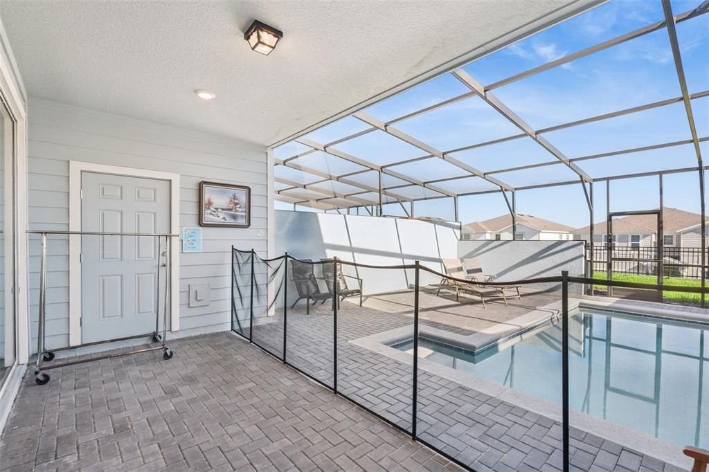 For Sale: $449,900 (5 beds, 4 baths, 2355 Square Feet)