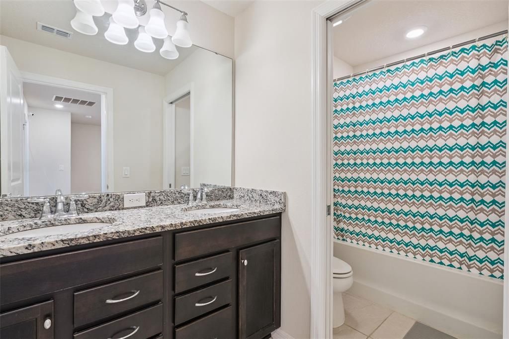 For Sale: $449,900 (5 beds, 4 baths, 2355 Square Feet)