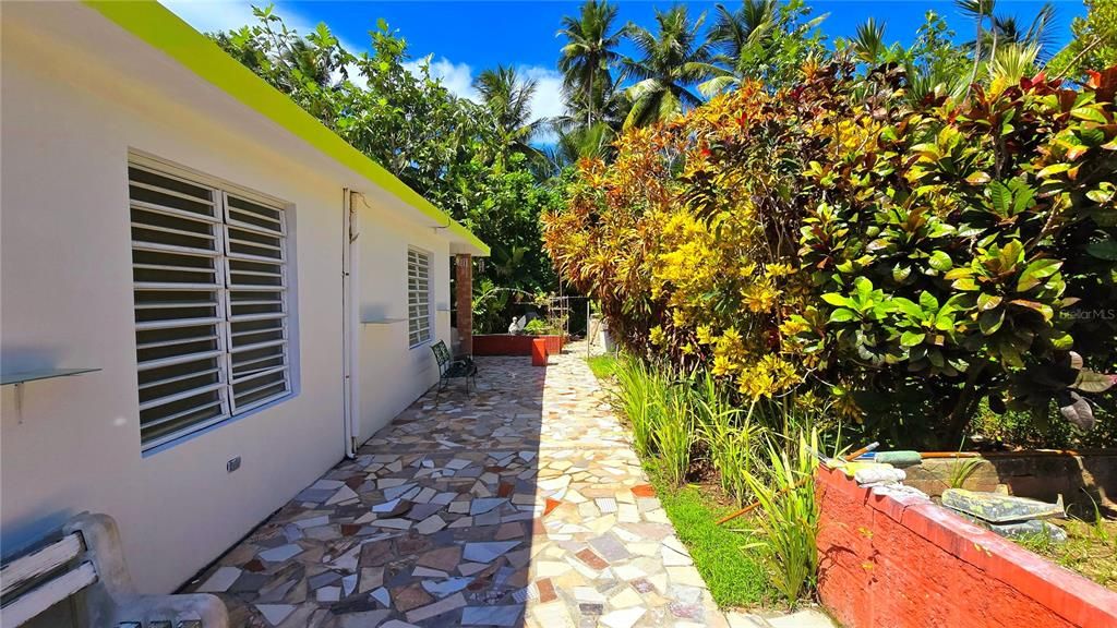 待售: $387,000 (4 贝兹, 4 浴室, 2474 平方英尺)